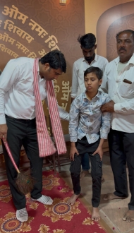 8 साल बाद बच्चा चला अपने पैरों पर – केरुधाम में एक जीवन बदलने वाला क्षण